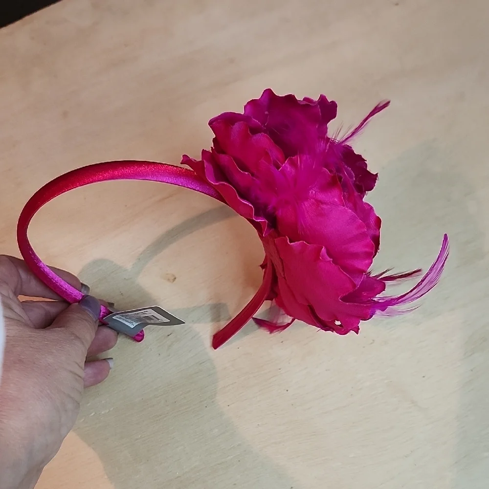 Elegant Silver Headband with Floral Accent